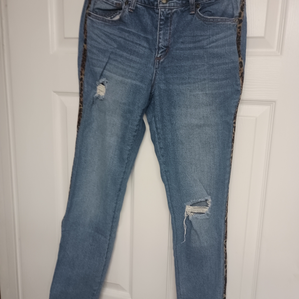 Trendy Distressed Scoop Blue Jeans with Leopard Side Stripes